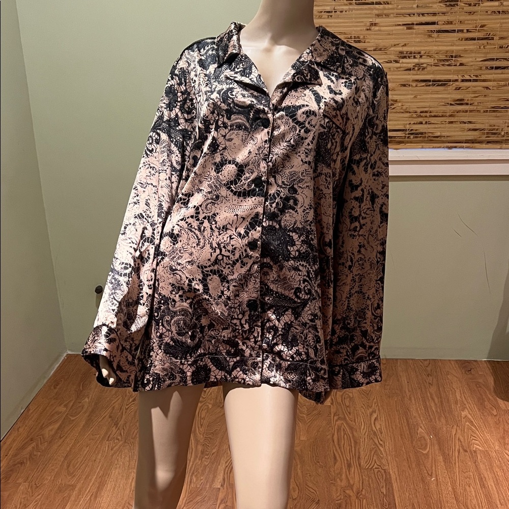 Soma Elegant Black and Tan Satin Button up Blouse XL